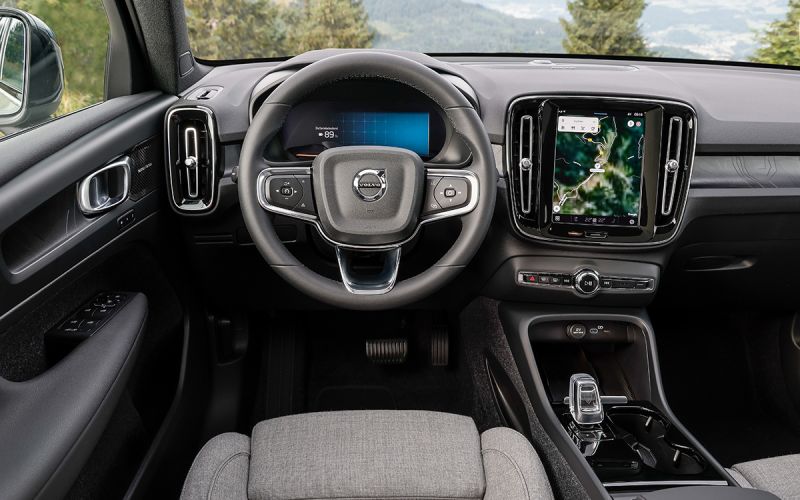 
            От iCar 03 до Mercedes E-Class. Названы цены на автоновинки для России
        