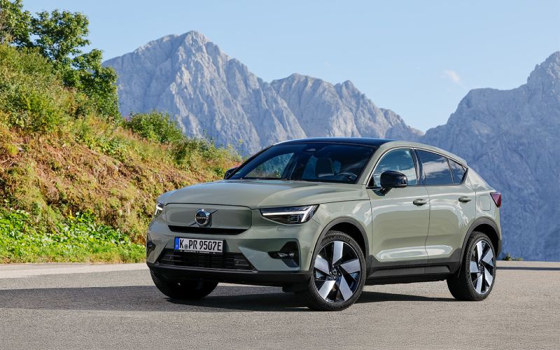 
            От iCar 03 до Mercedes E-Class. Названы цены на автоновинки для России
        