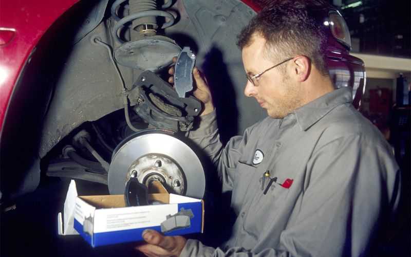 
            Почему греются тормозные диски и чем это может грозить: разбор
        