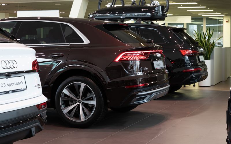 
            Россиян напугали запретом ввоза машин с большим клиренсом. Что произошло
        