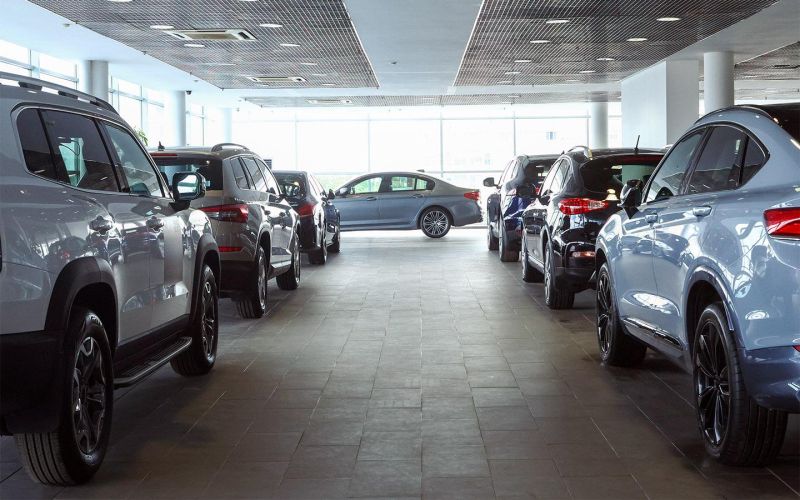 
            Рост цен и падение продаж. Чем повышение ставки ЦБ грозит авторынку
        