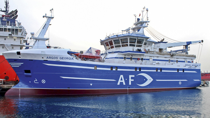 Рыболовецкое судно с россиянами затонуло в Атлантическом океане