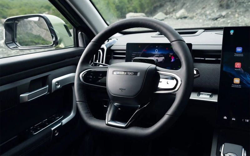 
            С дырочкой в левом боку. Тест-драйв кроссовера Jaecoo J7
        