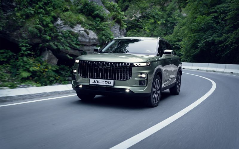 
            С дырочкой в левом боку. Тест-драйв кроссовера Jaecoo J7
        