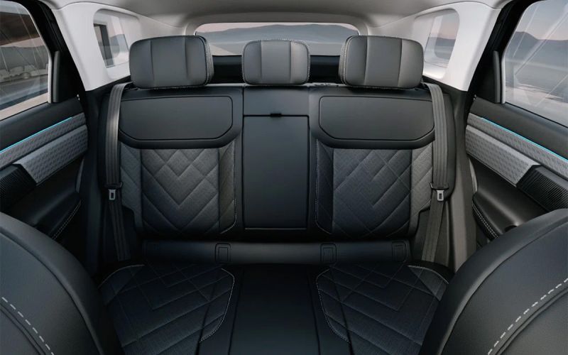 
            С дырочкой в левом боку. Тест-драйв кроссовера Jaecoo J7
        