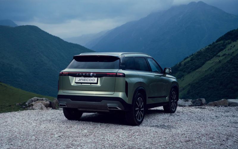 
            С дырочкой в левом боку. Тест-драйв кроссовера Jaecoo J7
        