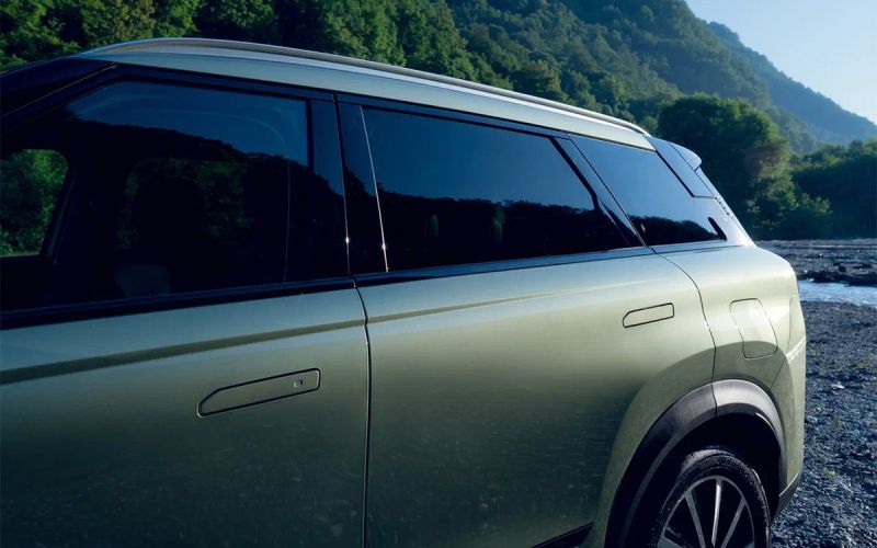 
            С дырочкой в левом боку. Тест-драйв кроссовера Jaecoo J7
        