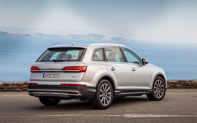 С гарантией, но без поддержки: в Россию прибыли новые BMW, Audi и Volvo