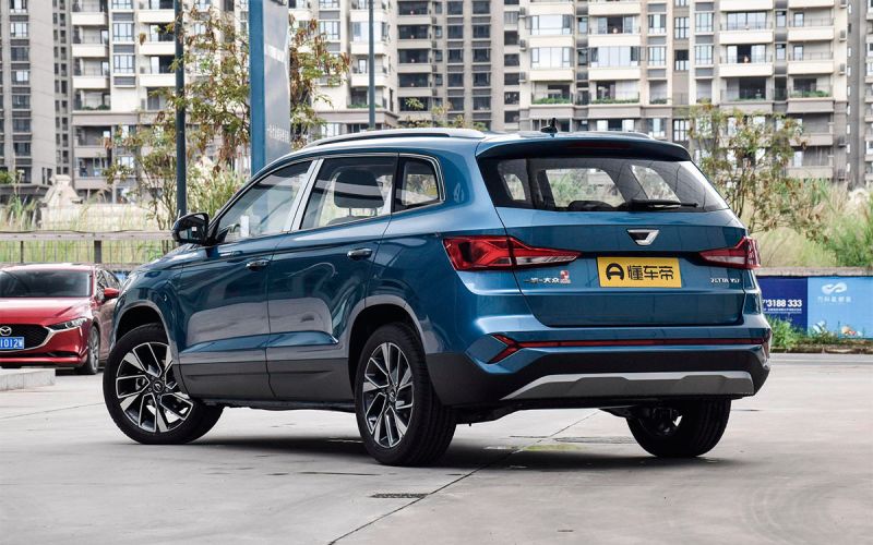 
            Самые необычные новые кроссоверы в России дешевле ₽2,5 млн
        