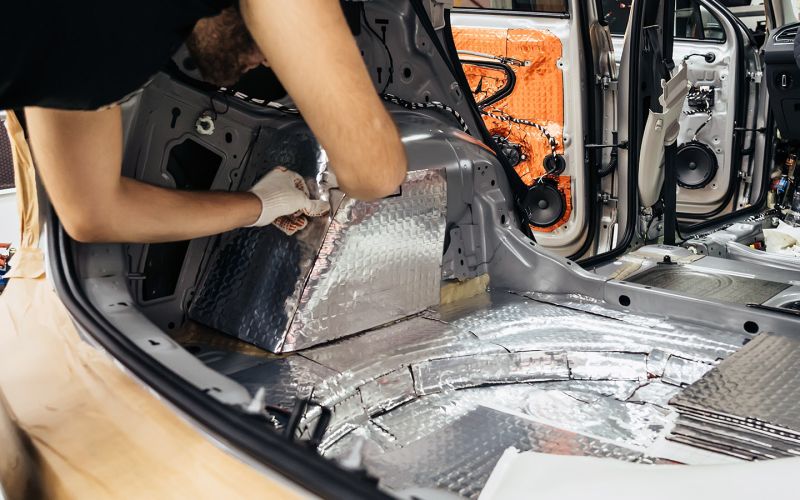 
            Шумоизоляция автомобиля своими руками: пошаговая инструкция
        