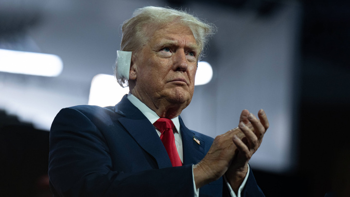 Трамп заявил, что не поддерживает санкции против России