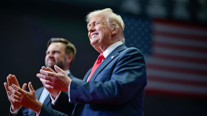 Трамп заявил об уникальной возможности победить сразу двух кандидатов-демократов