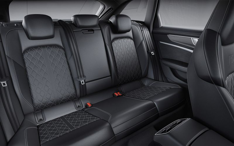 
            Универсалы Audi: история, подборка с фото и характеристиками
        