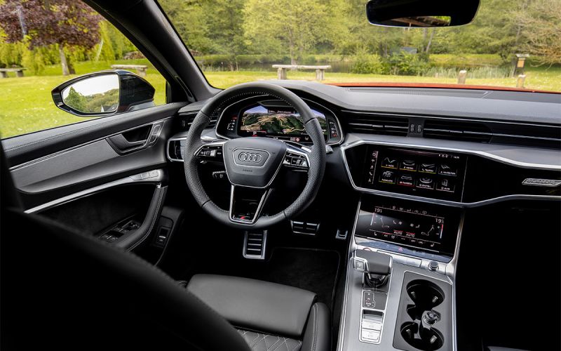 
            Универсалы Audi: история, подборка с фото и характеристиками
        