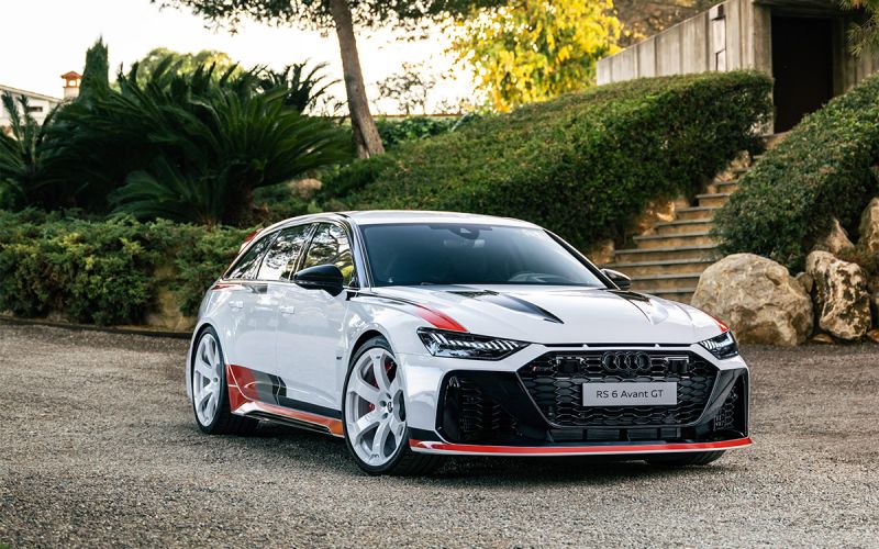 
            Универсалы Audi: история, подборка с фото и характеристиками
        