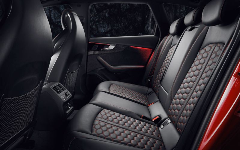 
            Универсалы Audi: история, подборка с фото и характеристиками
        