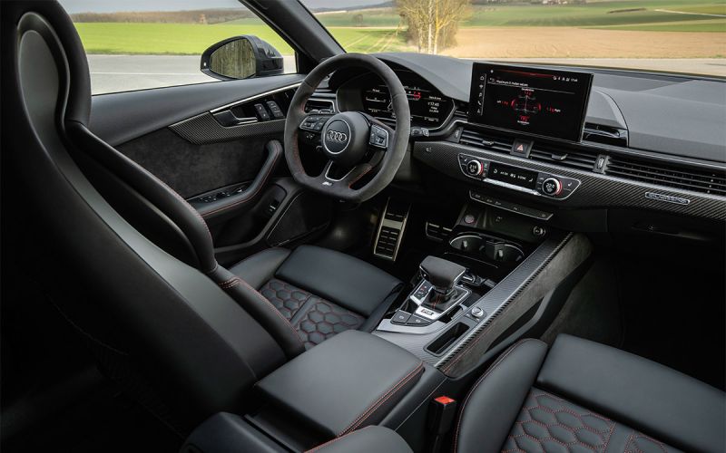 
            Универсалы Audi: история, подборка с фото и характеристиками
        