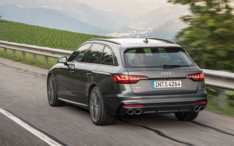 
            Универсалы Audi: история, подборка с фото и характеристиками
        