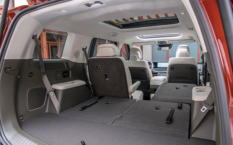 
            В России начались продажи топовой версии нового Hyundai Santa Fe
        