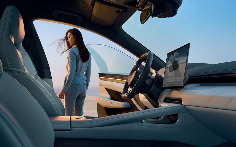 
            Zeekr решил блокировать машины в России. Насколько реальна эта угроза
        