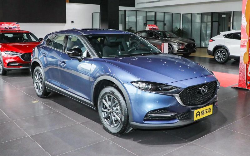 
            Дилер начал продавать в России кроссовер Mazda CX-4. Подробности и цены
        