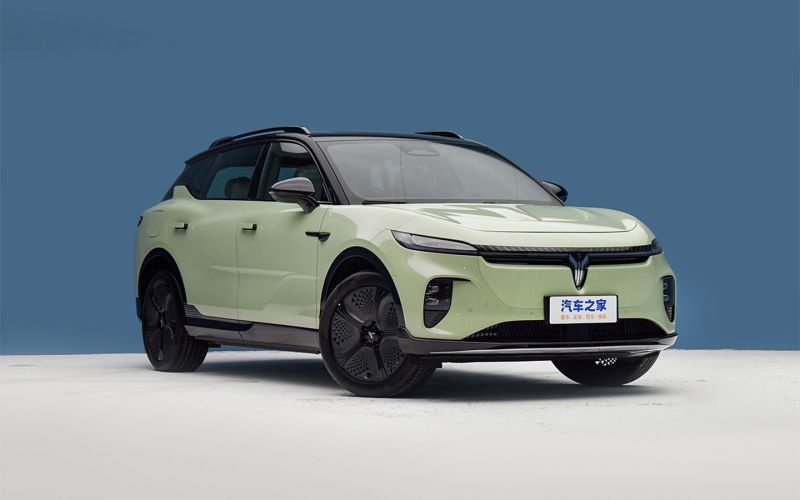 
            Дилеры решили привезти в Россию новые BMW X3 и Audi A5. Что еще ждать
        