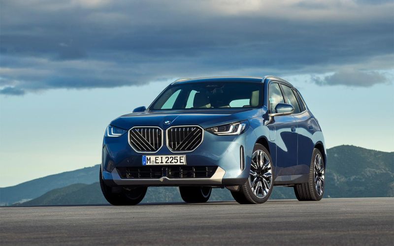 
            Дилеры решили привезти в Россию новые BMW X3 и Audi A5. Что еще ждать
        