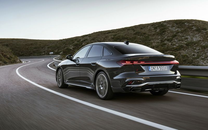 
            Дилеры решили привезти в Россию новые BMW X3 и Audi A5. Что еще ждать
        