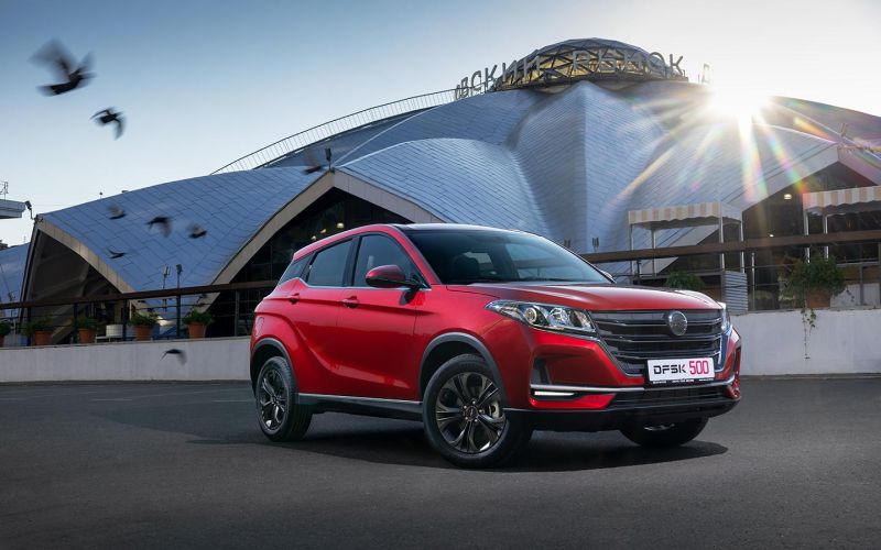 Dongfeng назвал российские цены на доступный кроссовер DFSK 500