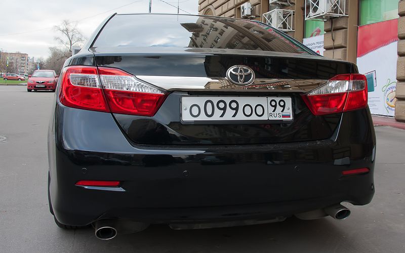 
            «Лесенка», «зеркалка» и 007: сколько стоят красивые номера в России
        