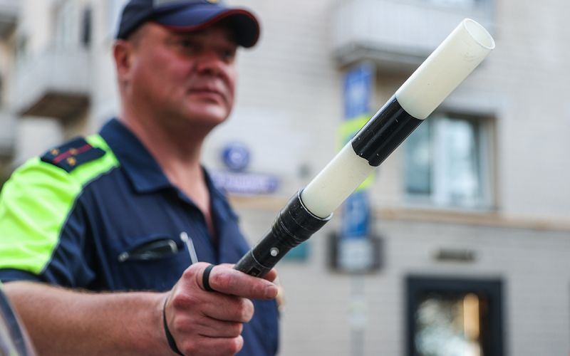 
            «Лесенка», «зеркалка» и 007: сколько стоят красивые номера в России
        