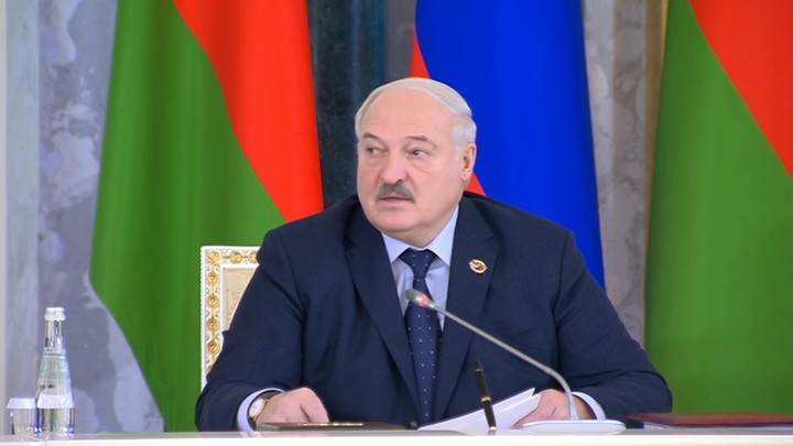 Лукашенко: БПЛА Киева хотели пролететь через Белоруссию к Смоленску и Ярославлю