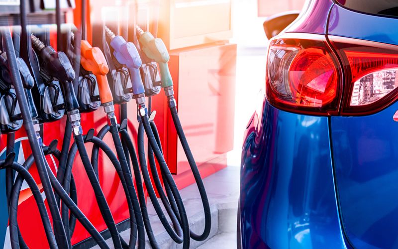 
            Ремонты на НПЗ и запрет на экспорт топлива: что будет с ценами на бензин
        