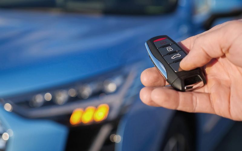 
            Угон машины по VIN: в зону риска попали автомобили со смарт-ключами
        