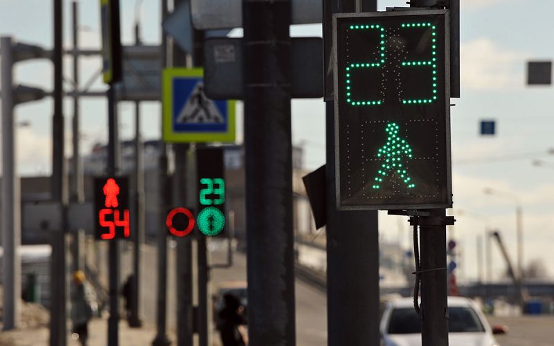 
            «Умные» камеры, нейросети, светофоры-шпионы: чего бояться водителям
        