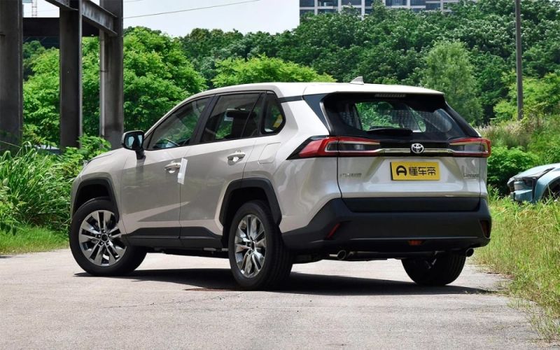 
            В России начали продавать новый Toyota Wildlander: подробности и цены
        