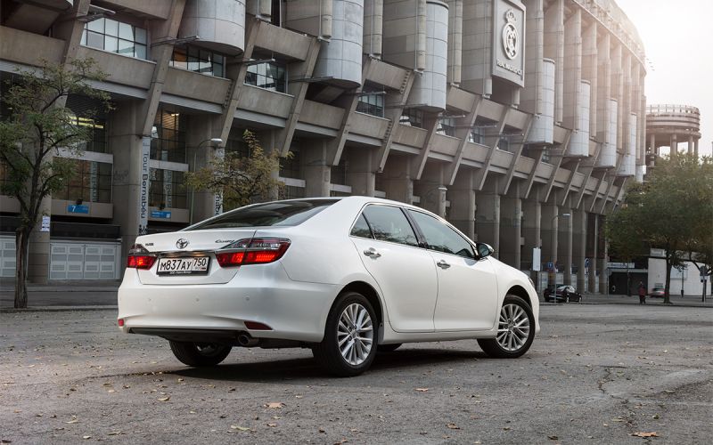 
            Стоит ли покупать Toyota Camry с пробегом: плюсы, минусы, цены
        