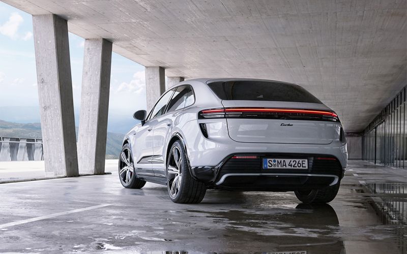 
            В России появился новый Porsche Macan. Теперь он полностью электрический
        