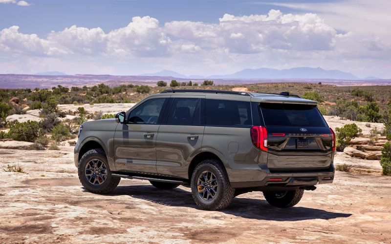 
            Ford представил новый внедорожник Expedition. Первый обзор
        