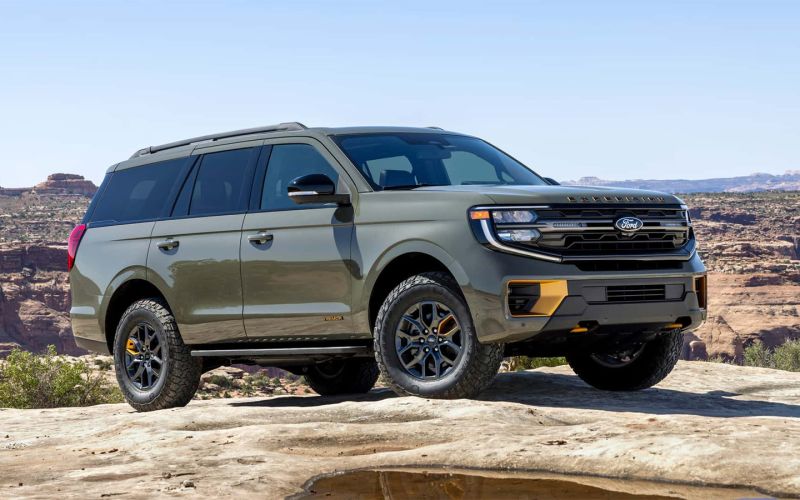 
            Ford представил новый внедорожник Expedition. Первый обзор
        