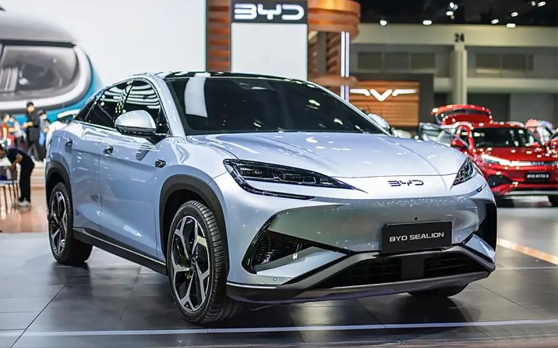 Китайцы удивили Парижский автосалон. Какие новинки приедут в Россию