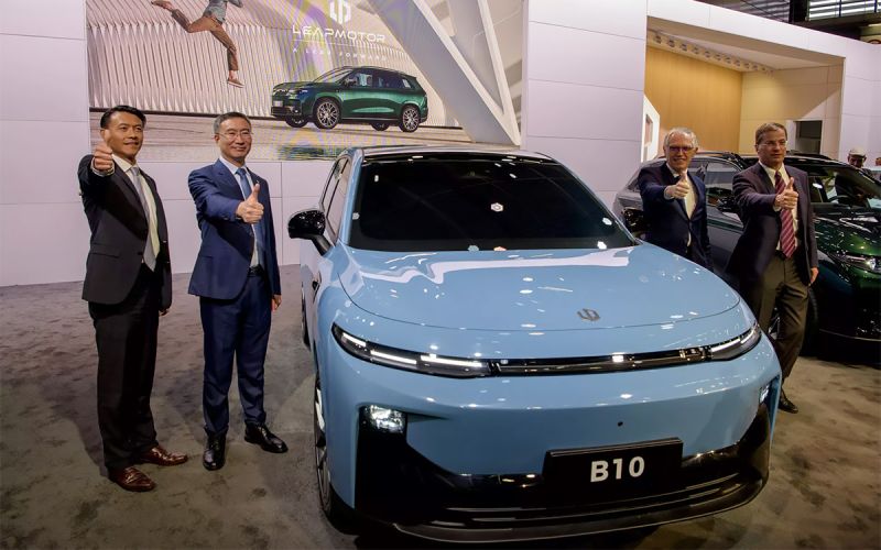 Китайцы удивили Парижский автосалон. Какие новинки приедут в Россию