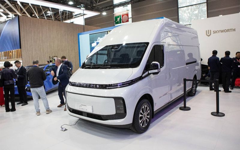 Китайцы удивили Парижский автосалон. Какие новинки приедут в Россию