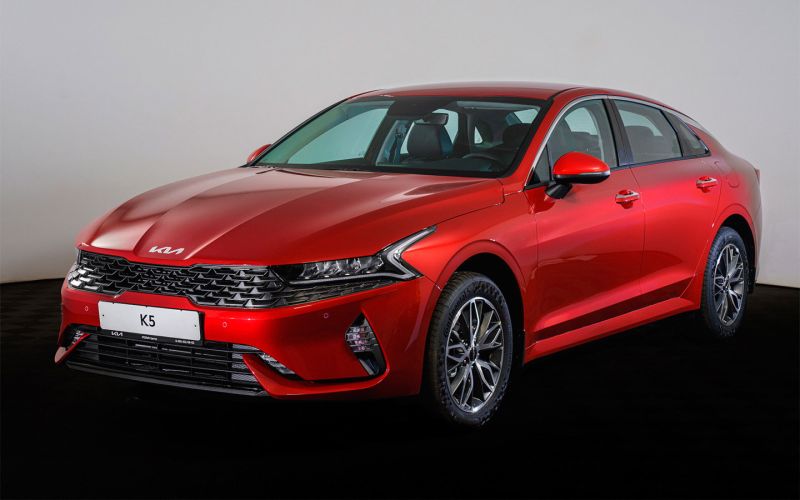 
            Новые Kia в России: какие модели легко купить у дилеров за ₽2,5 млн
        