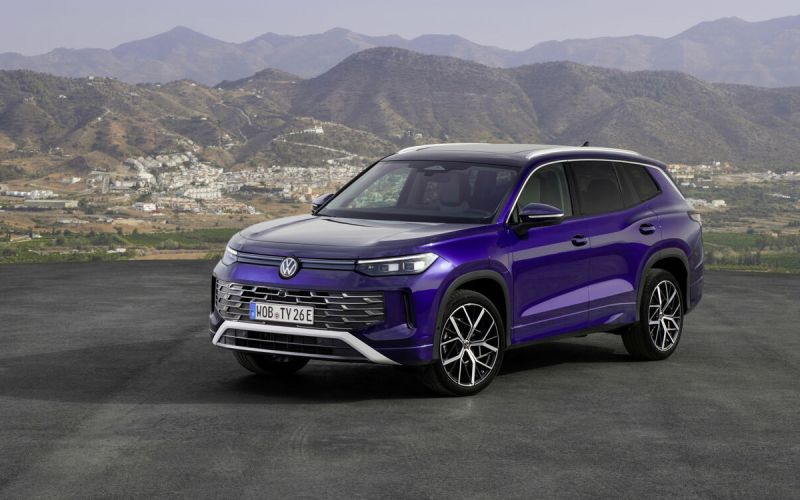 
            Путин и Lada Aura, первая машина «Рольф», лишение прав за номера: итоги
        