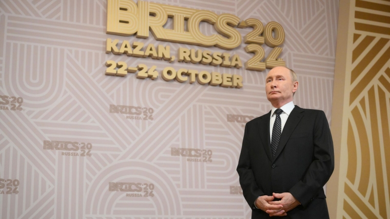 Ушаков рассказал, о чем общался Путин с лидерами БРИКС