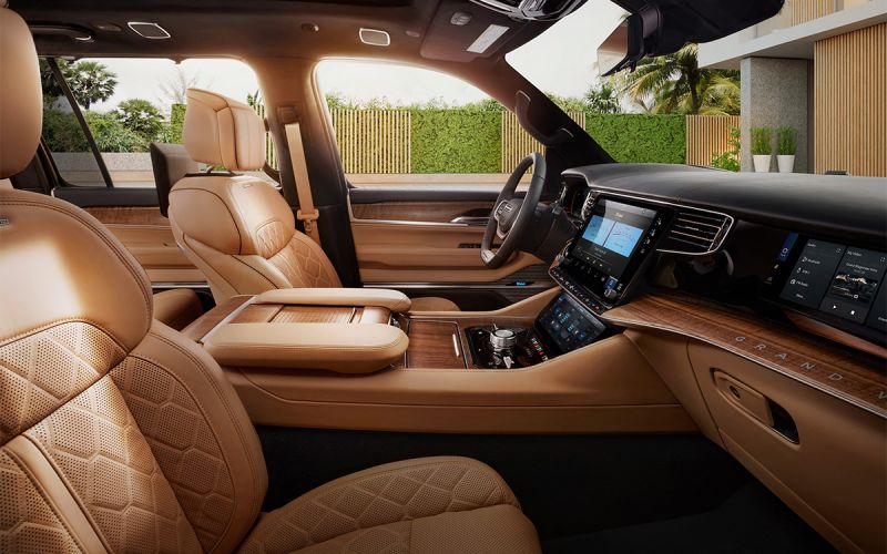 В Россию прибыл самый большой Jeep. Фото, цена за версию Long и 510 л.с.