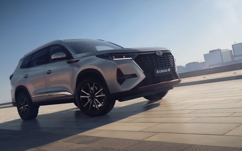 Автопилот Lada, новинки КНР, закрытие заводов и рост авторынка: итоги