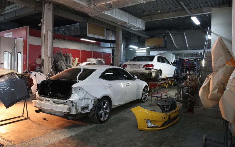 Автопилот Lada, новинки КНР, закрытие заводов и рост авторынка: итоги