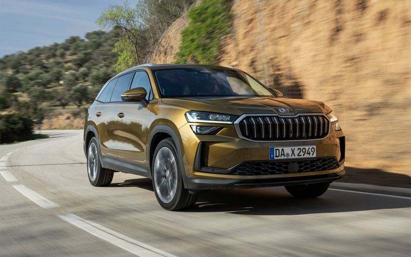 Автопилот Lada, новинки КНР, закрытие заводов и рост авторынка: итоги